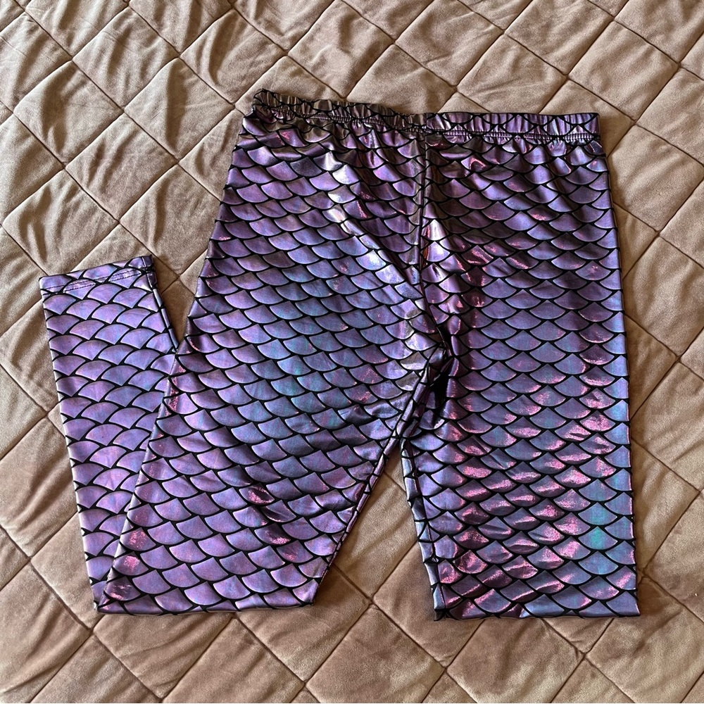 Spirit Halloween iridescent mermaid leggings